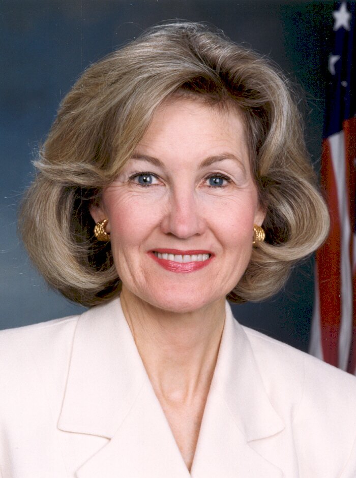 kaybaileyhutchison.jpg