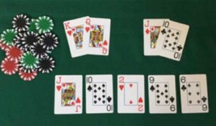 Poker dan Etika: Apakah Kecurangan Pernah Dibenarkan dalam Permainan?