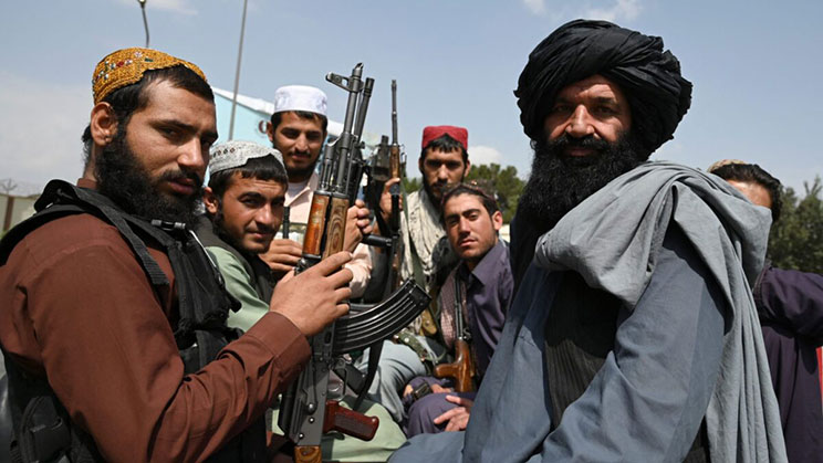 milisi taliban afghanistan dalam satu parade di kabul